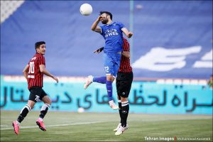 دیدار تیم های فوتبال استقلال تهران و پدیده مشهد